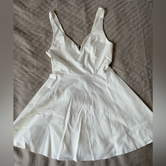 ✨NWT✨Urban Outfitters Kimchi Blue Heart Of The Ocean Sweetheart Mini Dress White - Picture 3 of 6